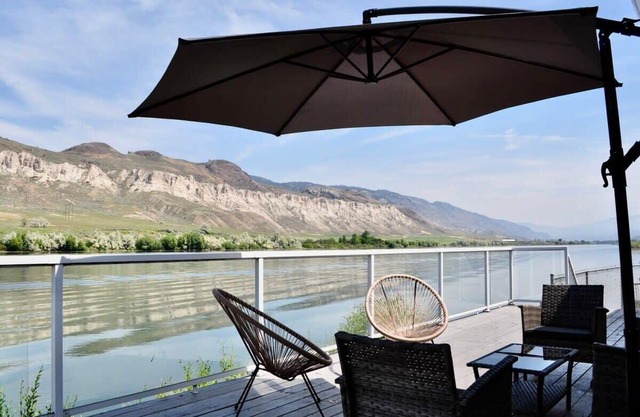 Breathtaking Thomson River view- 4 bedroom, 3 WC