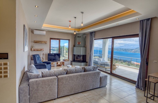 Breathtaking-View, Air-Conditioned 2-bedroom House!