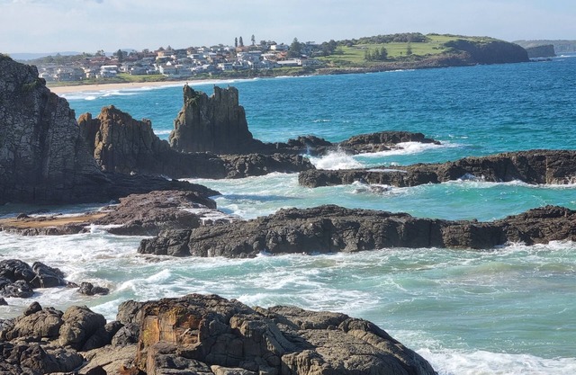 Breezes - Spacious 2 bedroom apartment near beach, Kiama Downs, South Coast NSW
