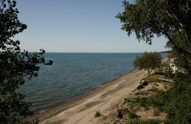 Brennan Beach Lakeview Park Model 3
