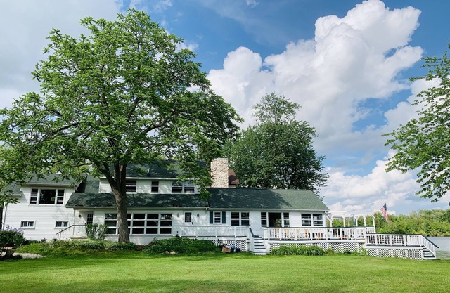 Brian Boru's White House Cttge On The Lake ~ Ann Arbor ~ Kayaks ~ Pontoon Avail