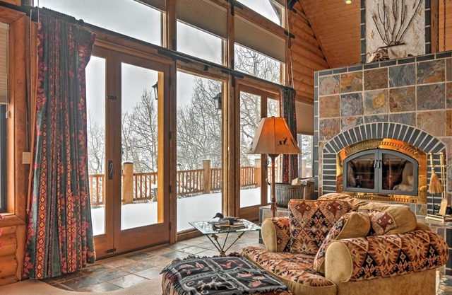Brian Head Cabin Minutes from Slopes w/Game Room!