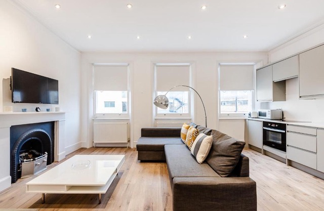 Bright 1 bedroom apt in Kensington Olympia