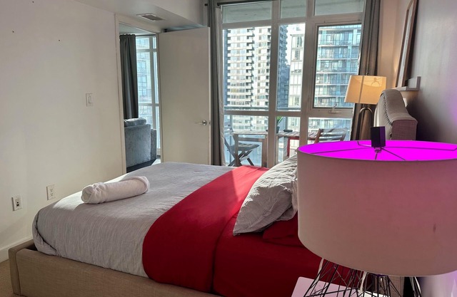 Bright 2 Bedroom Suite