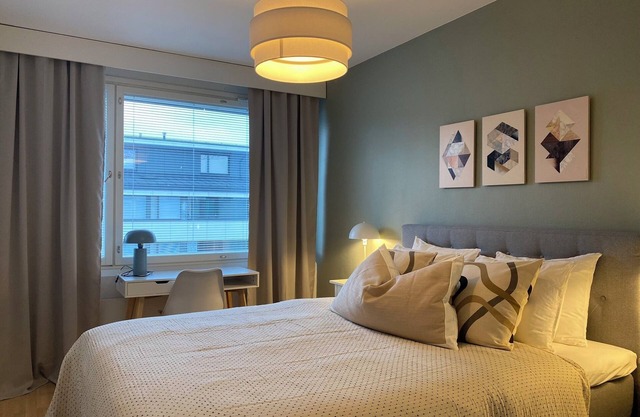 Bright 2-Room Apt. w/Balcony in Coolest District