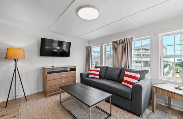 Bright & Airy 2BR | Across from Crescent Beach