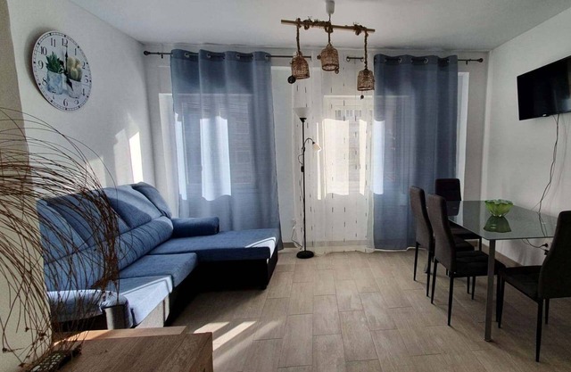Bright and clean apartment, Alicante, Manila square (beach is 15min walk)