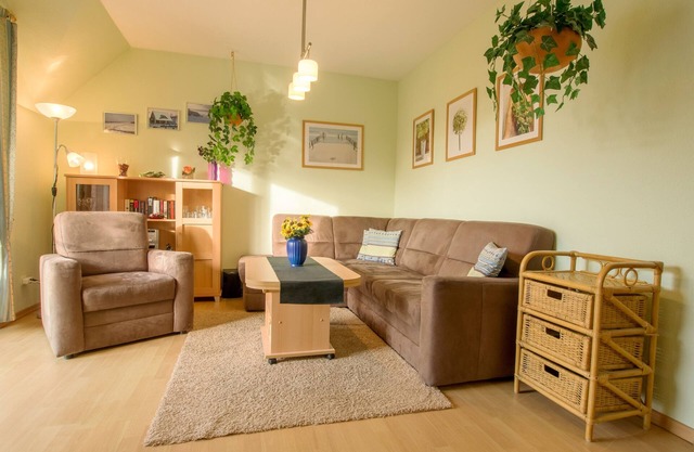 Bright and friendly furnished apartment in a central and quiet location!