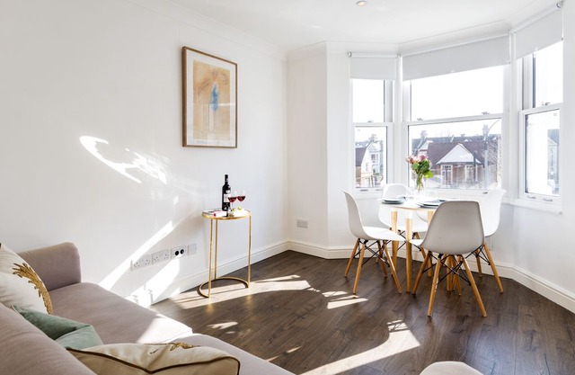 Bright and Modern Beryl Road Gem - CFR