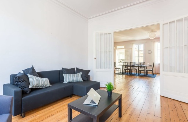 Bright and Spacious Duplex, sleeps 8