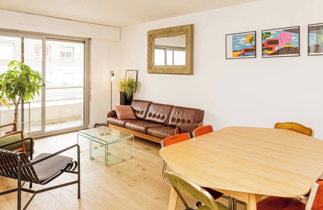 Bright apartment with double terrace