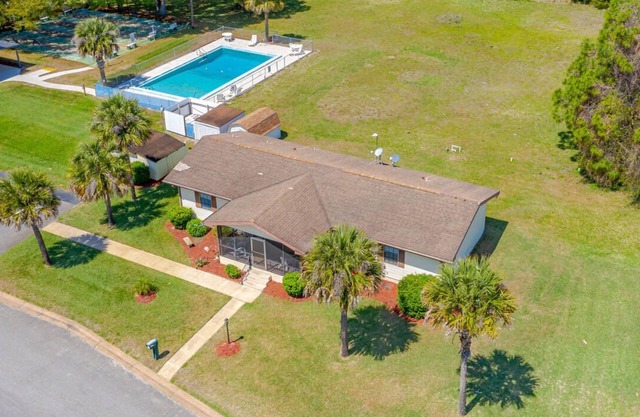 Bright, Clean and Roomy House with Intracoastal Waterway Resort Access