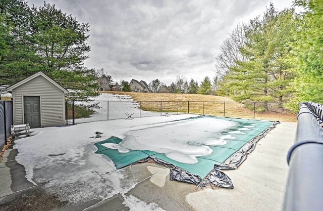 Bright Condo w/Community Perks: Near Ski Quechee!