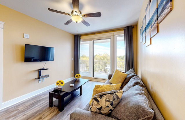 Bright condo with lagoon pool, hot tub, golf, private W/D & central AC
