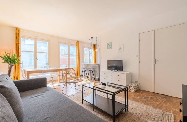 Bright flat in the heart of Vieux Lille.