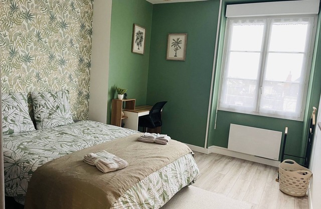Bright flat - Quiet location - Near the centre
