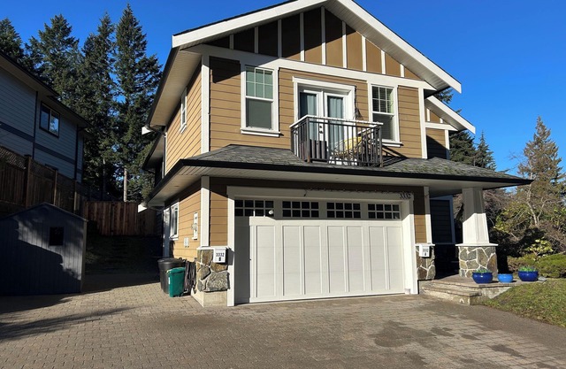 Bright Garden Suite in Colwood