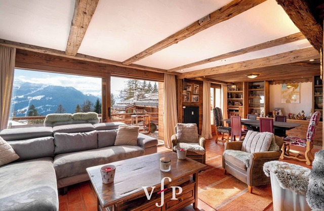 Bright renovated half-chalet – Brunet district, VerbierThis charming renovated half-chalet, located