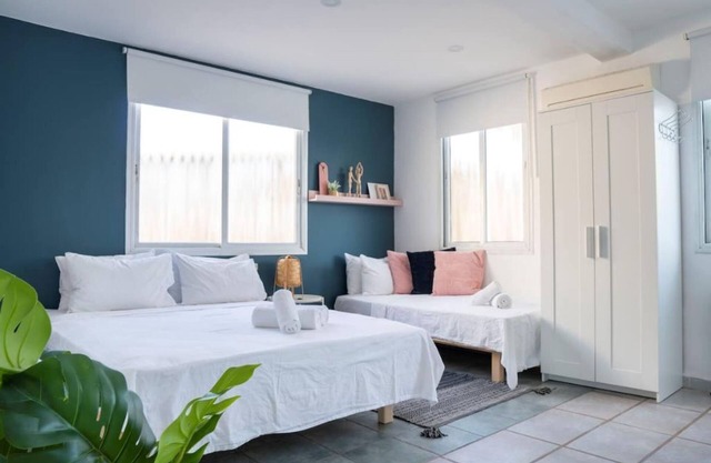 Bright Rooftop Apt with Private Roof ♡ of Tlv ☆ TV