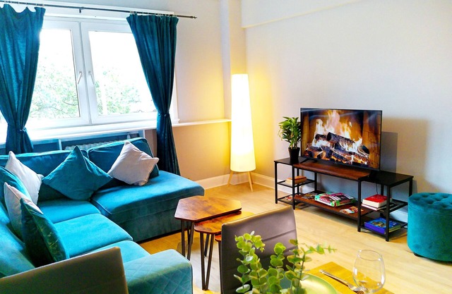 Bright & Spacious Flat by Murrayfield Stadium