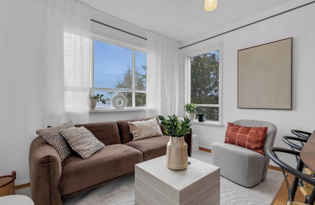 Bright & Spacious Stay for Families and Friends