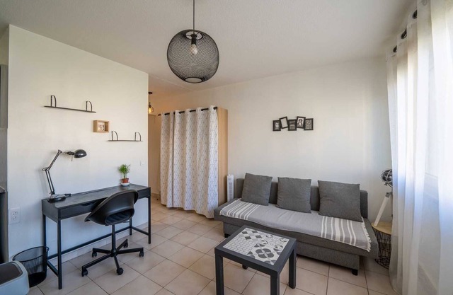 Bright studio in the heart of Antigone