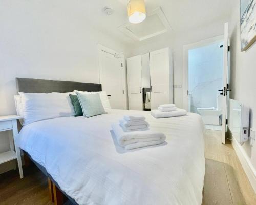 Bright & stylish short term rentals