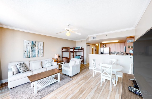 Bright, Welcoming Condo On Okaloosa Island! Waterfall, Lazy River