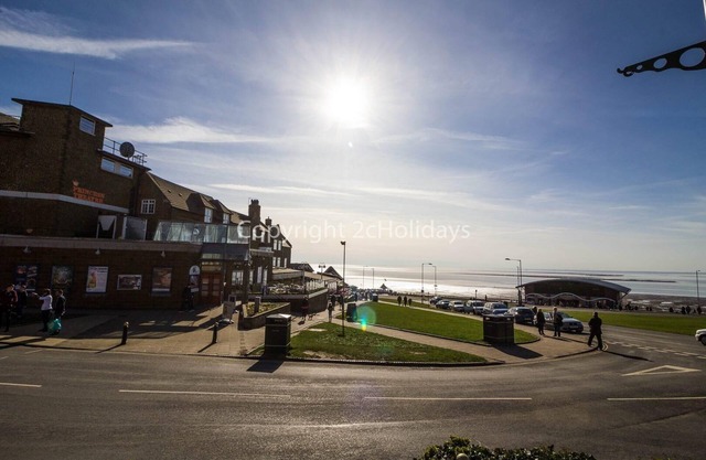 Brilliant caravan for hire at Manor park in Hunstanton Norfolk ref 23176K