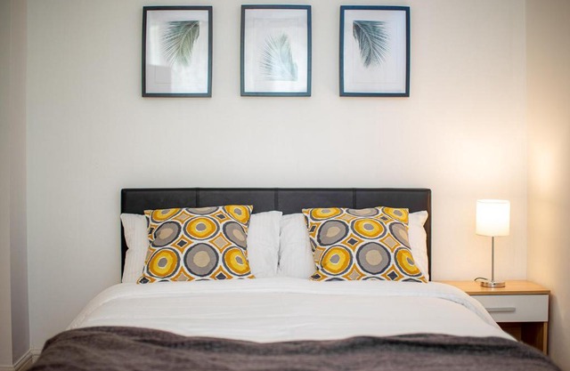 Broadhurst House Deluxe Room 3