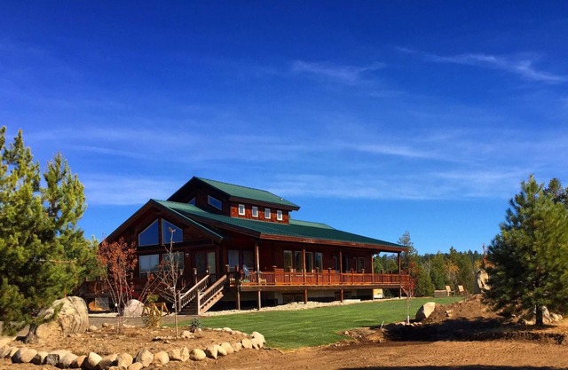 Broken Ridge Ranch - Massive home, sleeps 34 guests w/hot tub, game room, air conditioning