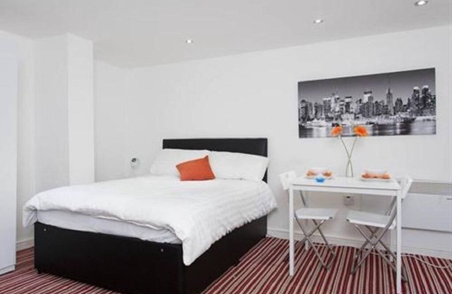 Brownhill Studio apartment close to Leeds Arena