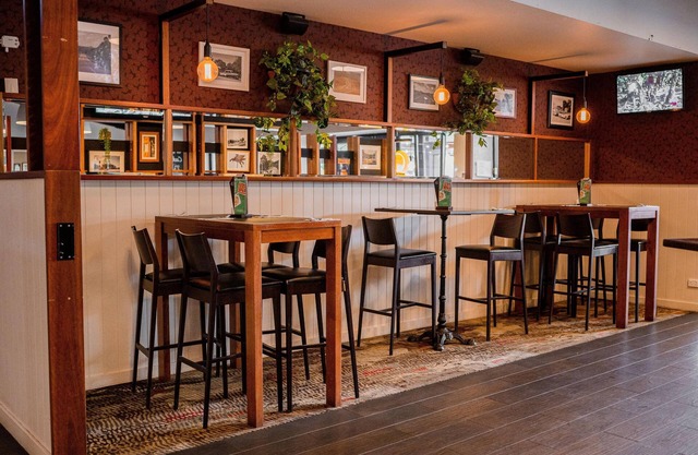 Browns Plains Hotel