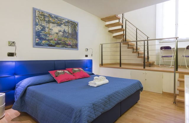 Brunelleschi Apt next to the Duomo, A / C, washing machine. Central location