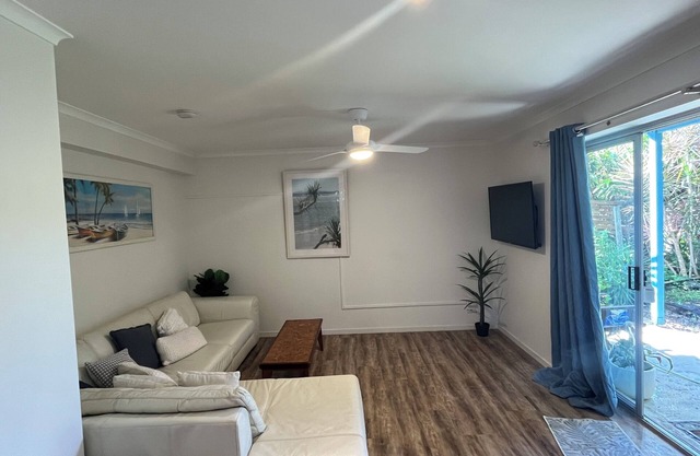 Bruns Garden View Apartment ~ Spacious & Close to the Beach ~ Monthly Discounts