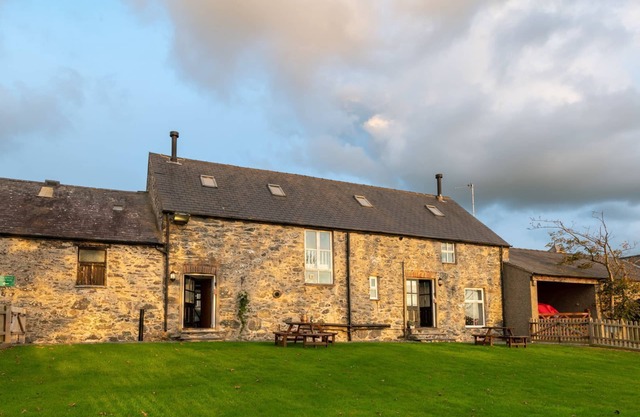 Bryn Lon Bach: Family-Friendly 2-Bed Cottage in Caergeiliog | Managed by Anglesey Holiday Lettings