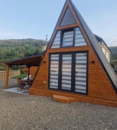 Bucovina-A-FrameHouse-HotTub-Fireplace-Patio-WiFi