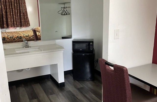 Budget Inn - Elizabeth, NJ