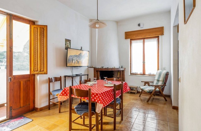 Buggerru Beach-Roomy Apartment with Balcony!