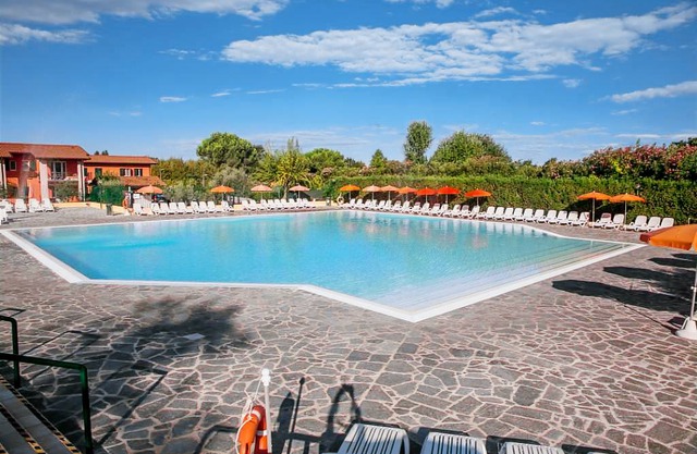 Bungalow COMFORT - One Bedroom Resort, Sleeps 4