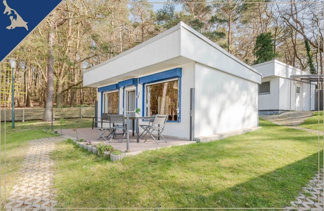 Bungalow for nature lovers with a backwater view on the edge of the forest