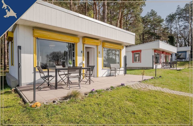 Bungalow for nature lovers with a backwater view on the edge of the forest