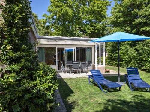 Bungalow in North Holland by the Coast