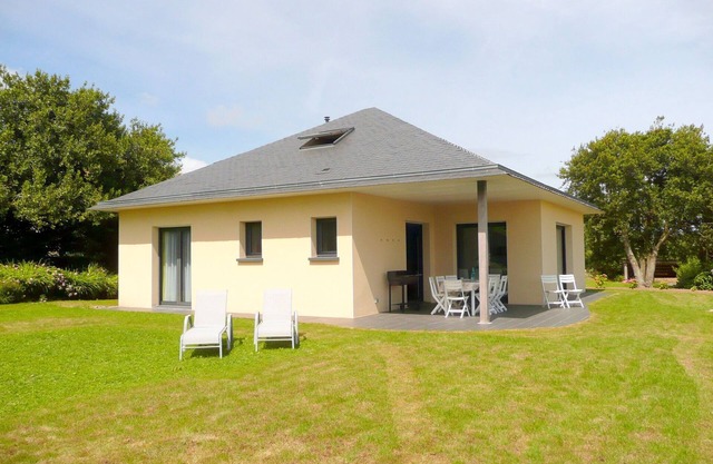 Bungalow in Telgrus sur mer near Sandy Beach