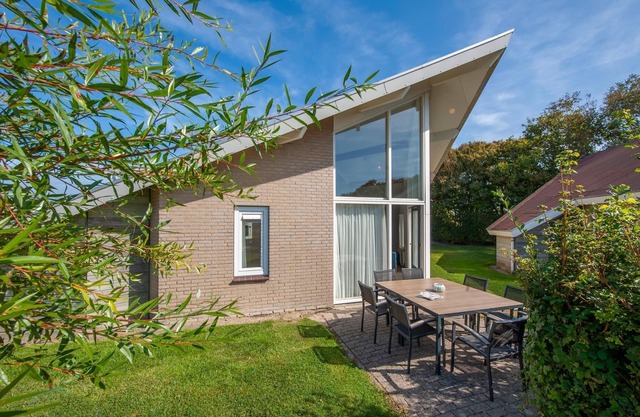 Bungalow in Zeeland near Sandy Beaches