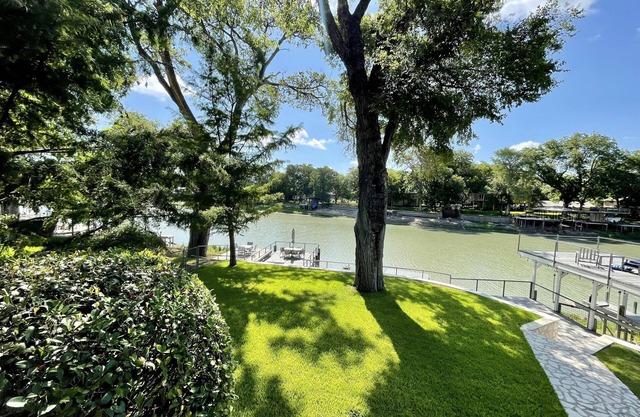 Bungalow on the Guadalupe River - Seguin, TX