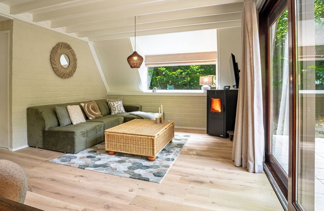 Bungalow with garden and pellet stove