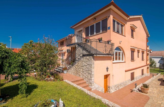 Bungalow with terrace