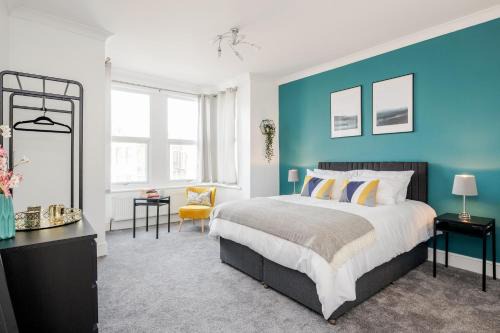 Business & Leisure 2 BR & Parking by Damask Homes