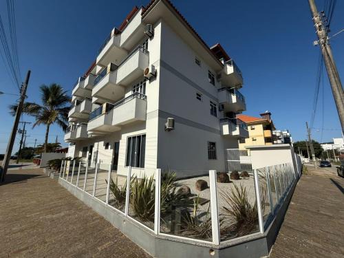Cód 115 - Apartamento á 50m do mar